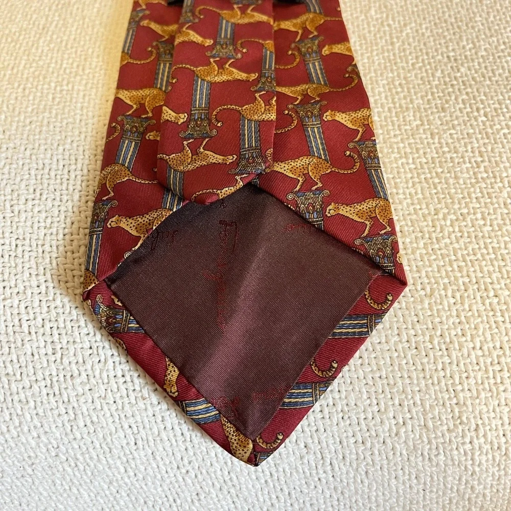 VTG SALVATORE FERRAGAMO LEOPARD CHEETAH RED SILK DRESS TIE LUXURY 3.5